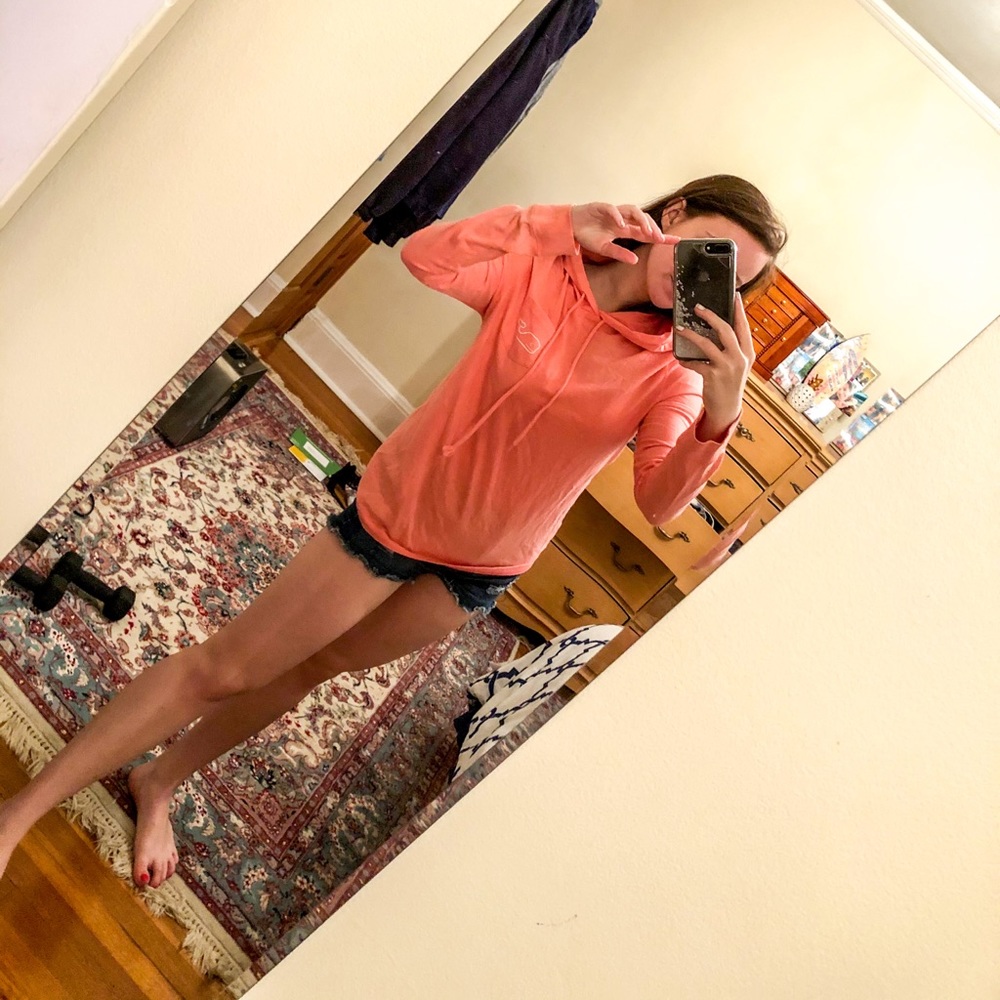 Coral Vineyard vines long sleeve with hood